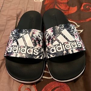 Adidas slide